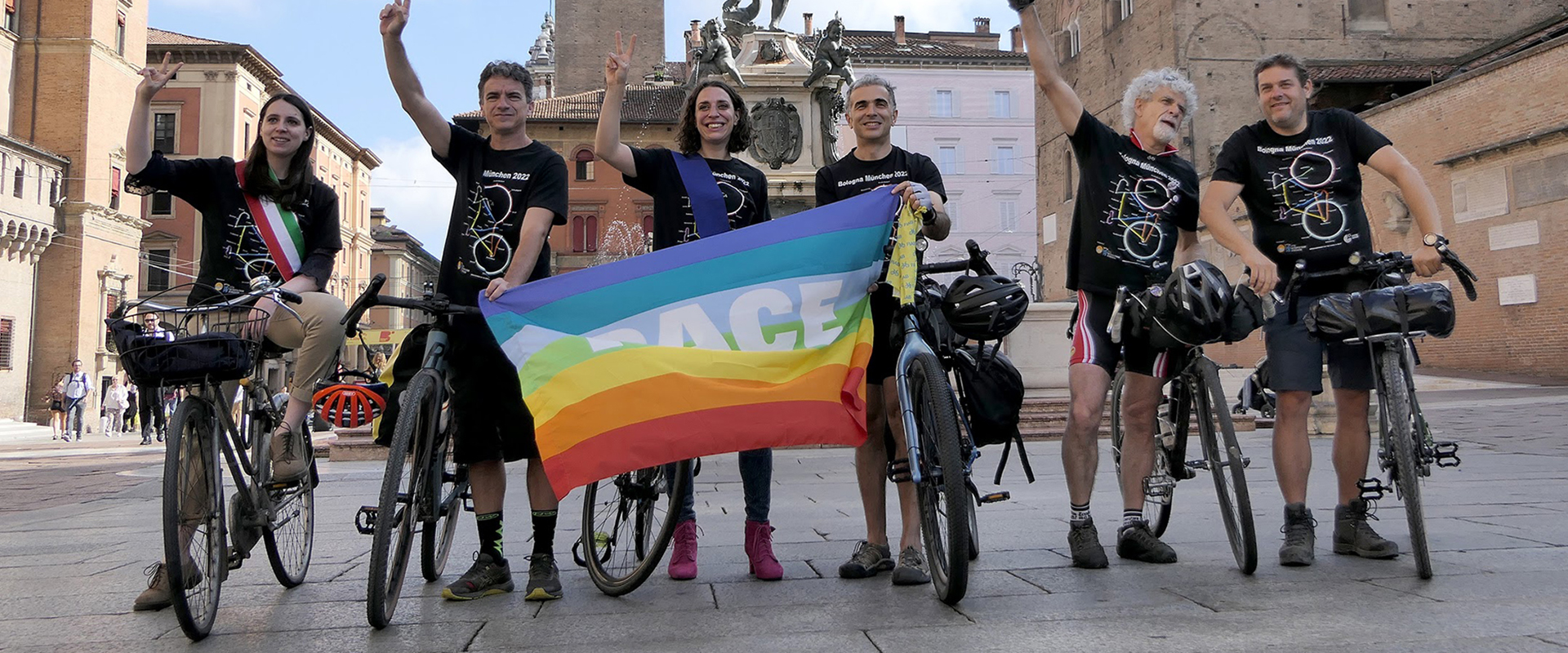 lIl gruppo di ciclisti prima della partenza