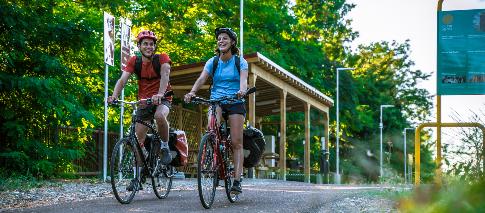 ciclisti sulla ciclovia del sole
